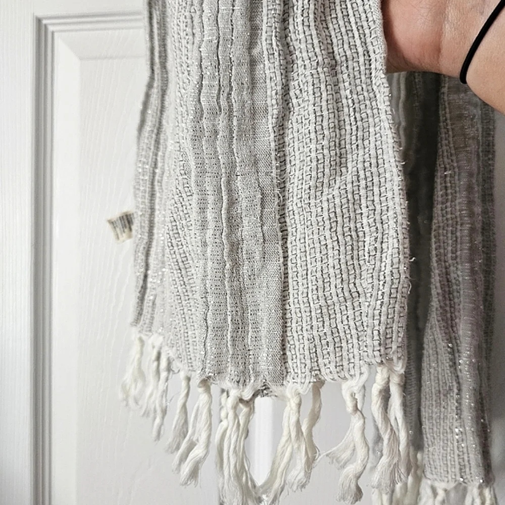 AEO Lightweight Metallic Silver Fashion Scarf - Picture 5 of 9